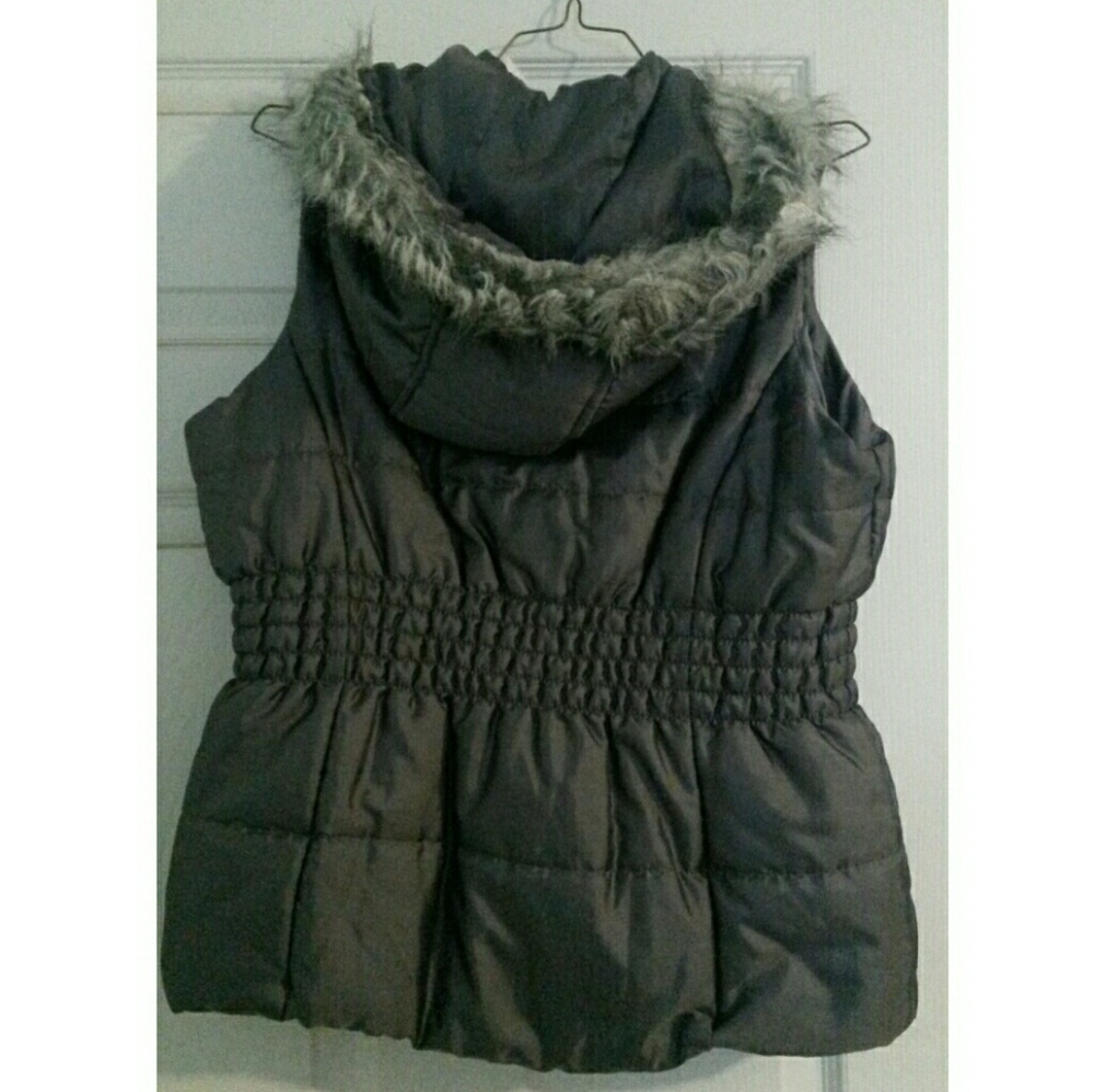 Puffer Vest - Picture 2 of 2
